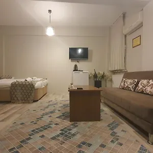 Carina Aparthotel