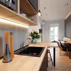 https://spade-elegant-apartments.hotels-of-thessaloniki.com